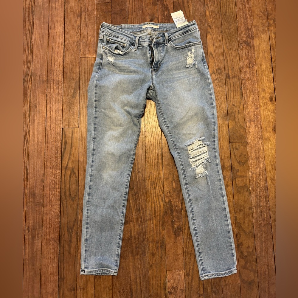 Levi’s 711 Skinny Jeans. Size 28